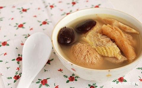 泉州医博胃肠医院：猴头菇鸡汤